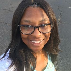 Meet your Posher, Yolanda